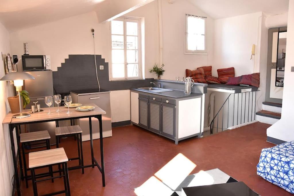 Lovely Flat In The Heart Of The Medieval City Hyères Exteriér fotografie