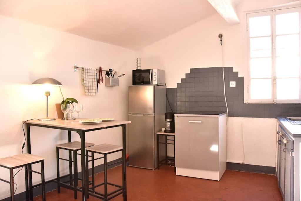 Lovely Flat In The Heart Of The Medieval City Hyères Exteriér fotografie